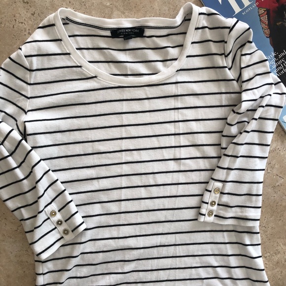 Jones New York Tops - Jones New York - 3/4 Sleeve Shirt 👚